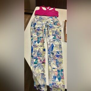 New! Mossimo Multicolor Geometric Leggings & NorthFace Hot Pink SportsBra!